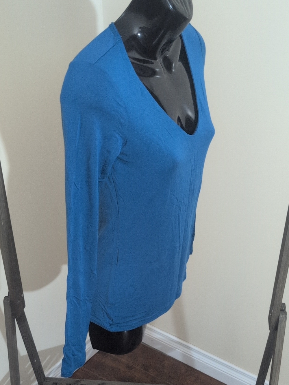Intimissimi | Womenâs Deep V Long Sleeve Tee - Blue - Picture 2 of 9